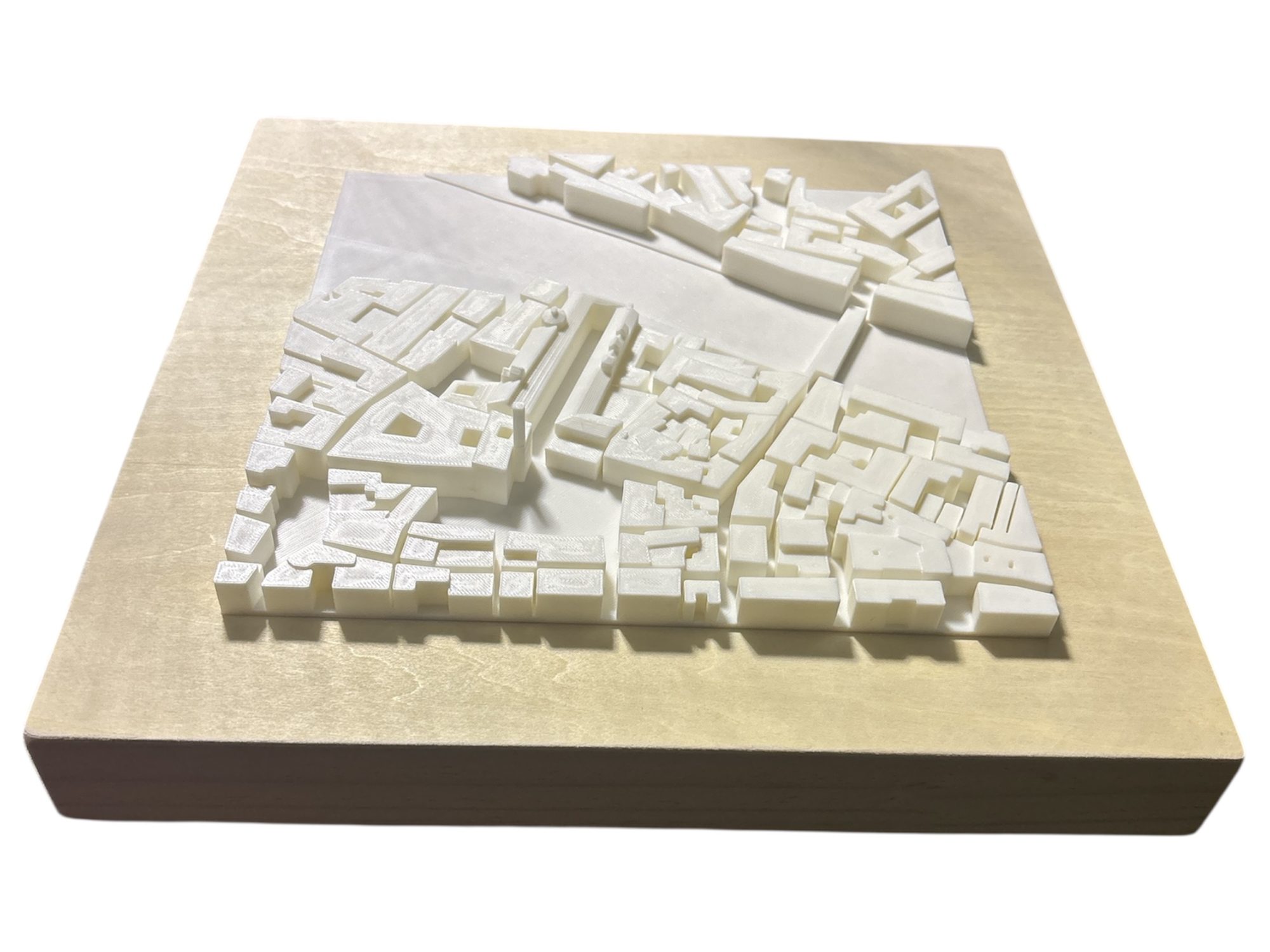 3D-printed white context model of the Uffizi and its surrounding blocks, set into a wood base